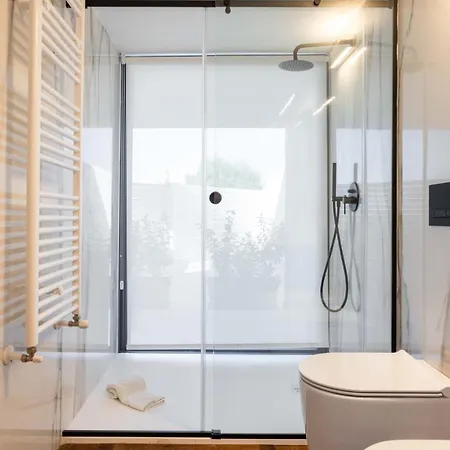 Jacuzzi Del Geranio * チェファル